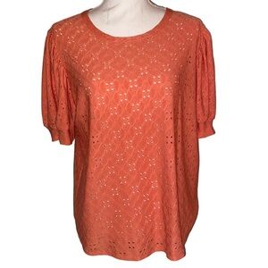 KIM & CAMI Eyelet Floral Blouse Balloon Sleeves in Orange Salmon in size LARGE